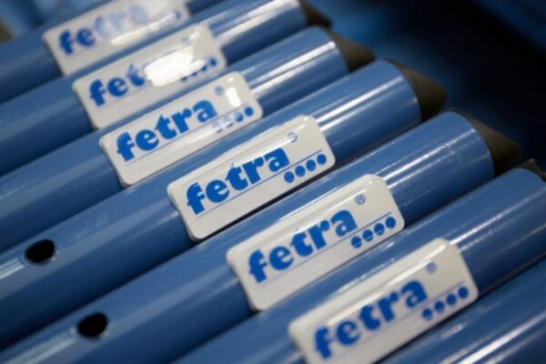 Fetra-32557.jpg.p Griffe mit dem Logo von fetra Transportgeräte